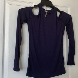 Women’s Medium cold shoulder top